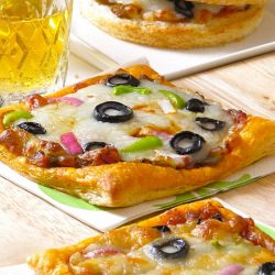 Mini Pizza with Puff Pastry - Recipe photo by Plateful