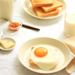 Fried Egg Sunny Side Up - Recipe photo by Ananda Rajasehkar