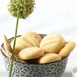 Melting Moments – Eggless Cookies - Recipe photo by Plateful