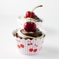 Chocolate Kirsch Cupcakes - Recipe photo by alma_objetivocupcake