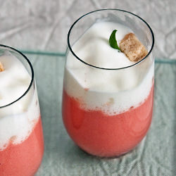 Creamy Tomato Soup with Olive Oil Foam - Recipe photo by Els fogons de la Bordeta