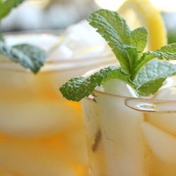 Lemon Mint Sun Tea - Recipe photo by CouponClippingCook