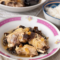 Steamed Chicken with Fungus - Recipe photo by noobcook