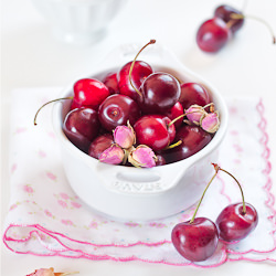 Cherries and Rosebuds Jam - Recipe photo by Azabel
