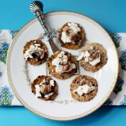 Crackers with Goat Cheese and Sardines - Recipe photo by thespicyrd
