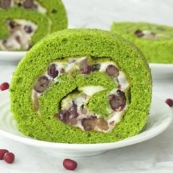 Green Tea Swiss Roll - Recipe photo by nasilemaklover