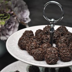 Homemade Rum Truffles - Recipe photo by nifty thrifty things