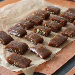 Vanilla Pistachio Caramels - Recipe photo by cinsler