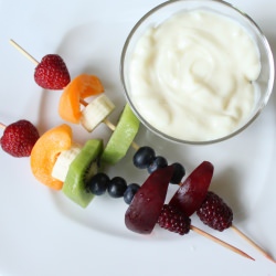 Rainbow Fruit Skewers - Recipe photo by itsybitsyfoodies