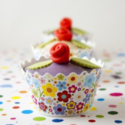 Poured Fondant Cupcakes - Recipe photo by alma_objetivocupcake