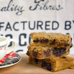 Chocolate Chip Blondies - Recipe photo by linzersinlondon
