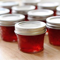 Strawberry Jam - Recipe photo by lilylynn15
