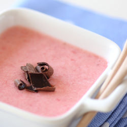 5 Minute Strawberry Mousse - Recipe photo by bakinginlisbon