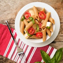 Pasta Caprese - Recipe photo by vittlesandbits