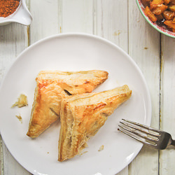 Vegetarian Curry Puffs - Recipe photo by smokywok