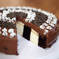 Vertical Layer Cake Tutorial - Recipe photo by laraswanson