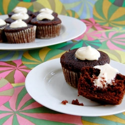 Whoopie Pie Cupcake with Beet Puree - Recipe photo by its not easy eating green