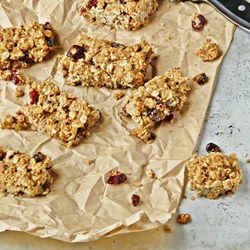 Vegan Fruity Oat Bars - Recipe photo by VVK