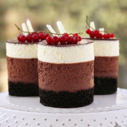 Triple Chocolate Mousse Mini Cakes - Recipe photo by kupenska