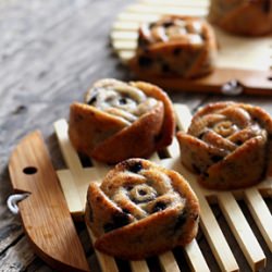 Rose Shaped Banana Muffins - Recipe photo by Littlefoodjunction