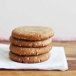 Sesame Cookies - Recipe photo by falovi