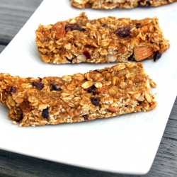 Chewy Pumpkin Spice Granola Bars - Recipe photo by cleaneatingchelsey