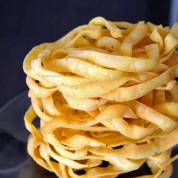 Ribbon Pakoda - Recipe photo by Raks Kitchen