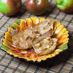 Mini Apple Pies in Wonton Wrappers - Recipe photo by jocooks