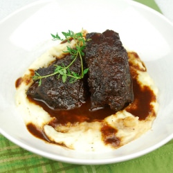 Braised Short Ribs w/ Syrah Sauce - Recipe photo by tastytrials