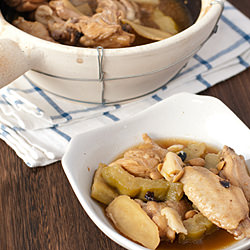 Claypot Chicken with Bittergourd - Recipe photo by noobcook