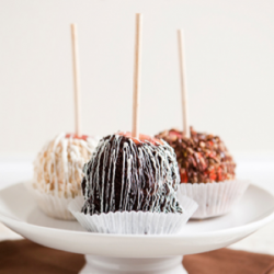 Gourmet Caramel Apples - Recipe photo by shardiy