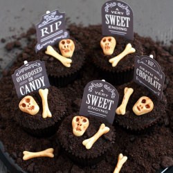 Graveyard Oreo Cupcakes Tutorial - Recipe photo by sixbittersweets