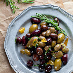 Marinated Olives with Garlic - Recipe photo by gourmandeinthek