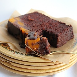 Mango Upside Down Chocolate Cake - Recipe photo by pencilkitchen