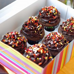 Devil's Food Cupcakes - Recipe photo by h2babe