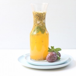 Spiked Passion Fruit Sparkler - Recipe photo by vytran