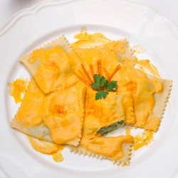 Ravioli Pumpkin, Saffron and Orange - Recipe photo by Agnese Gambini