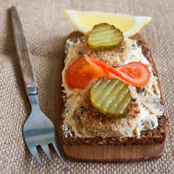 Tempeh Cakes - Recipe photo by falovi