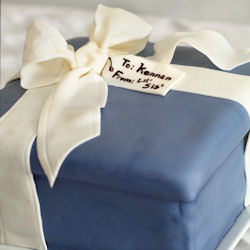 Gift Box Cake - Recipe photo by kitchentramp