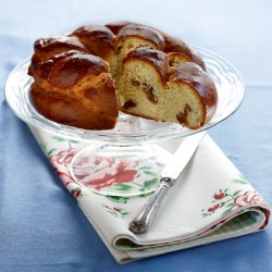 Tsoureki with Raisins and Lime - Recipe photo by olibiakos
