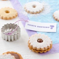 Biscuits with Chocolate Filling - Recipe photo by Dulcis in Furno