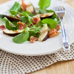 Fig Salad with Watercress and Bacon - Recipe photo by yummy supper