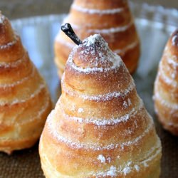 Pera Envuelta en Hojaldre - Recipe photo by Comonacasa