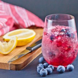 Blueberry Gin and Tonic - Recipe photo by delicieux