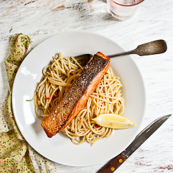 Crispy Salmon with Spaghetti - Recipe photo by smokywok