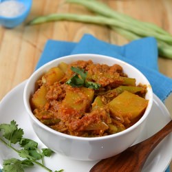 Green Beans and Potato Masala - Recipe photo by Valarmathi