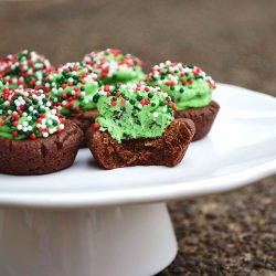 Mini Mint Chocolate Cookie Cups - Recipe photo by lbbakes