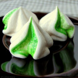 Meringue Kisses - Recipe photo by MamaBear