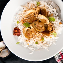 Clam Curry - Recipe photo by indianfoodrocks