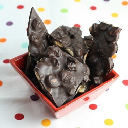 Chocolate-Almond Bark - Recipe photo by dawnkl